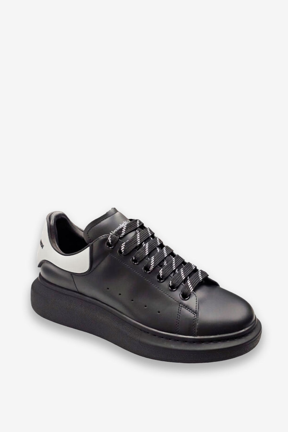 TENIS ALEXANDER MCQUEEN NEGRO BLANCO