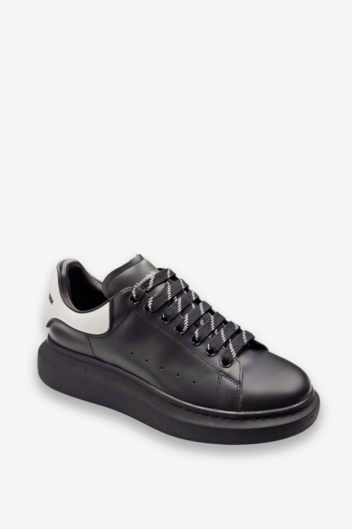 TENIS ALEXANDER MCQUEEN NEGRO BLANCO
